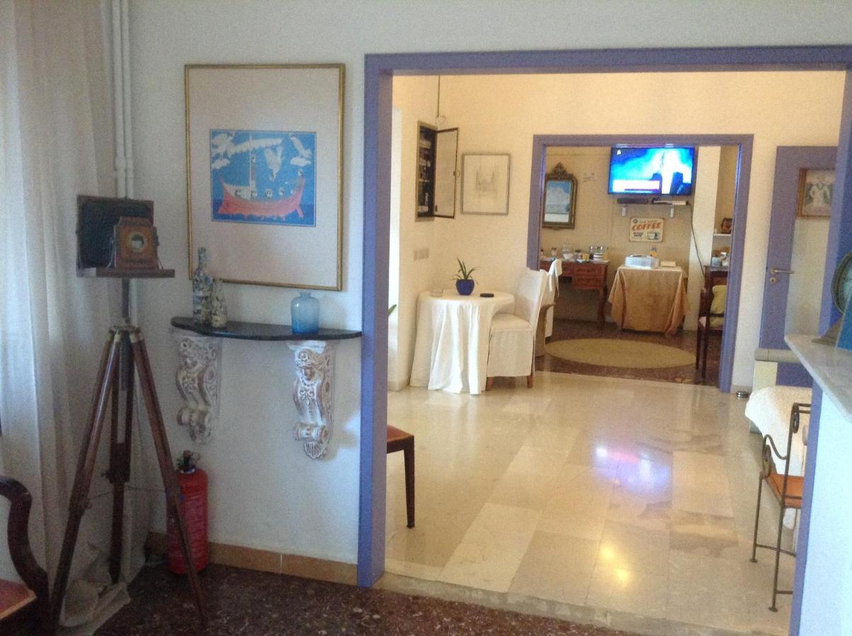 Akrotiri Hotel 하니아 외부 사진